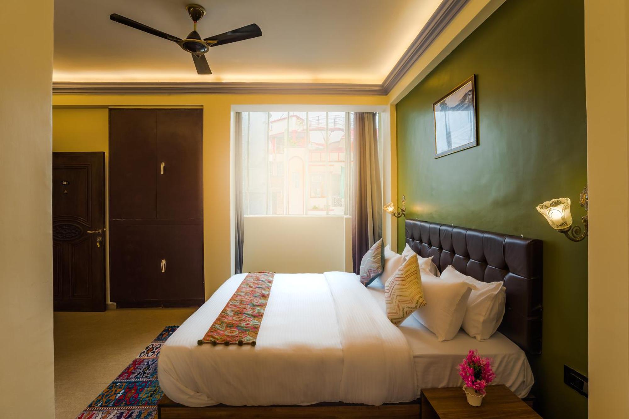 Tripli Hotels Silver Shine Bénarès Extérieur photo
