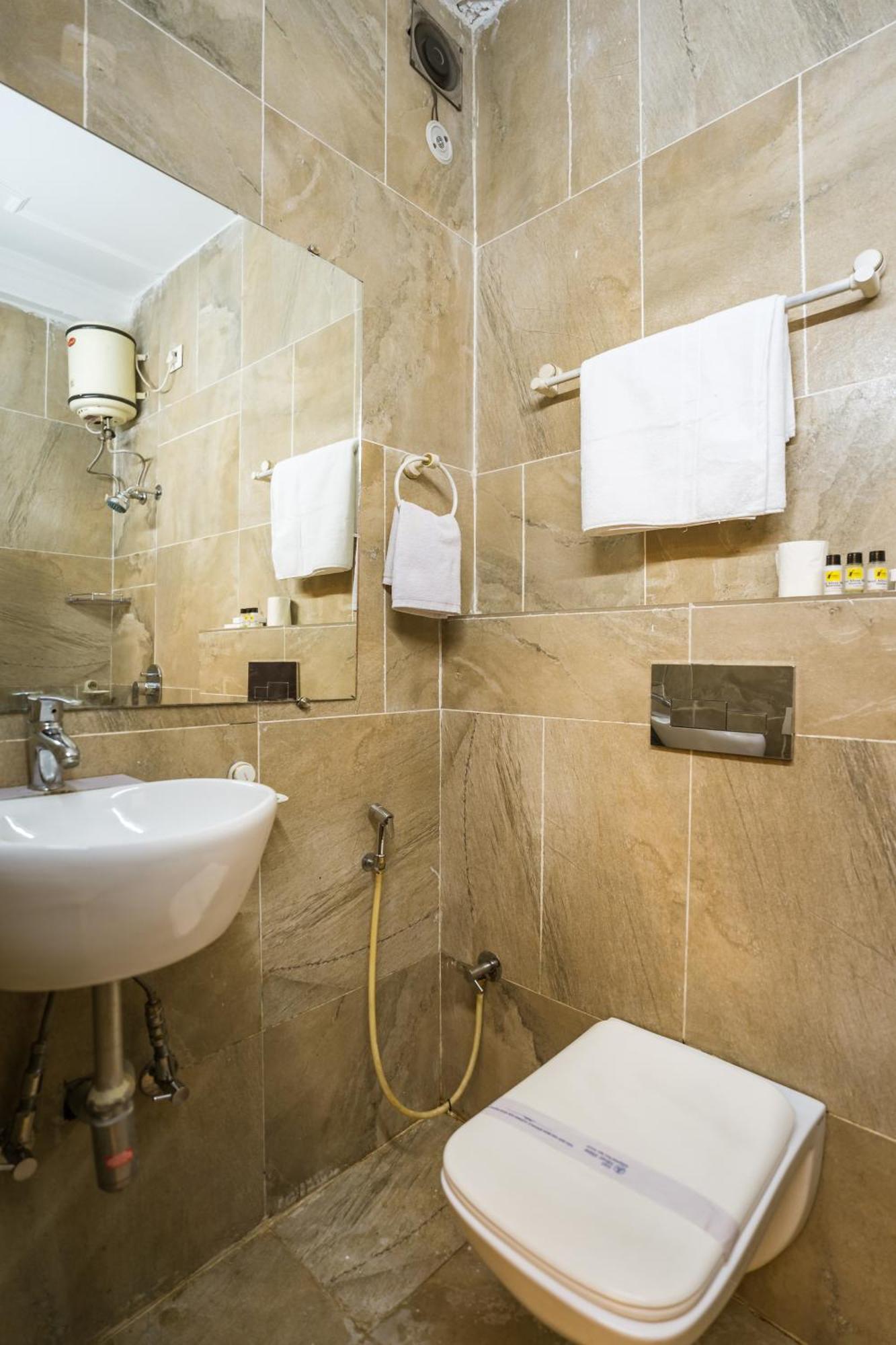 Tripli Hotels Silver Shine Bénarès Extérieur photo