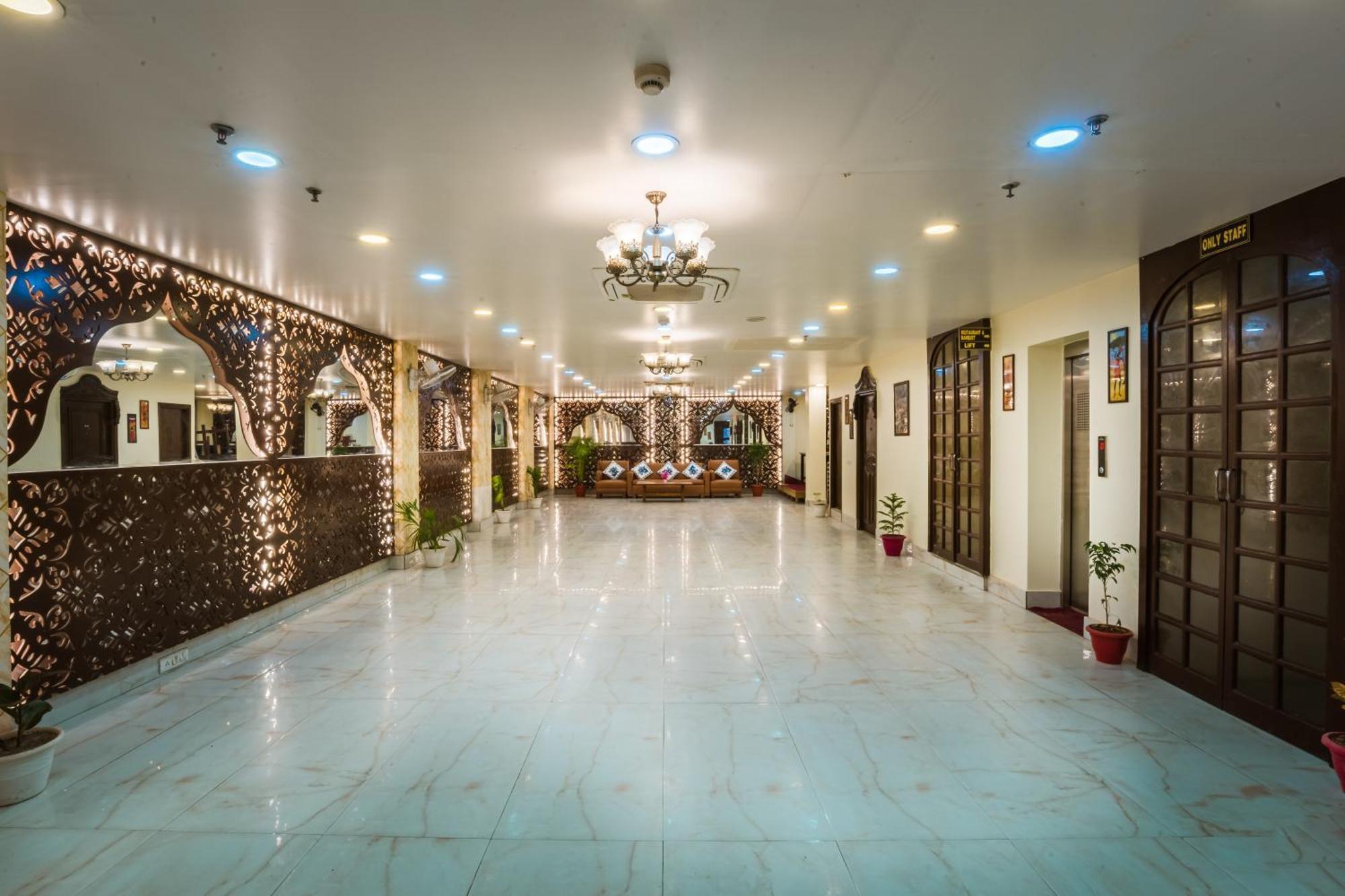 Tripli Hotels Silver Shine Bénarès Extérieur photo